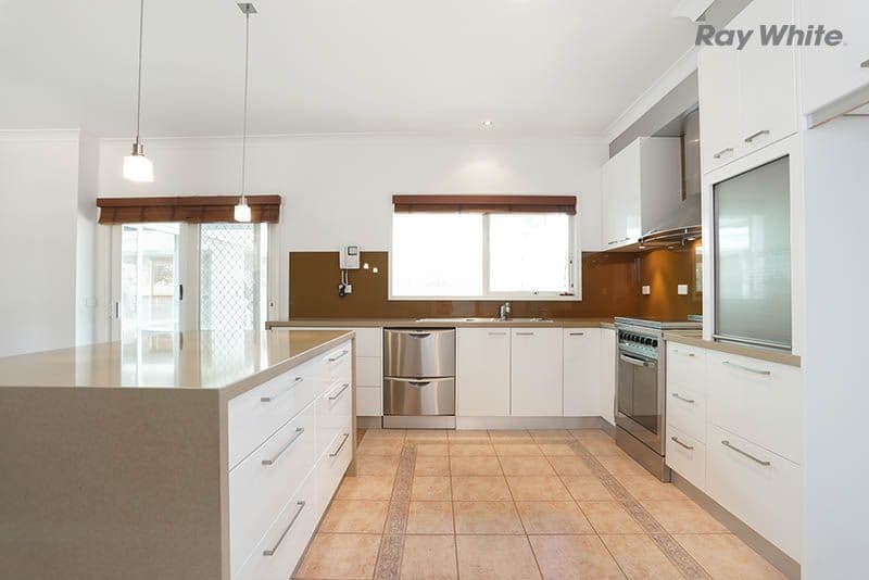 8 Golden Way, HILLSIDE VIC 3037, Hillside - Thumbnail 2