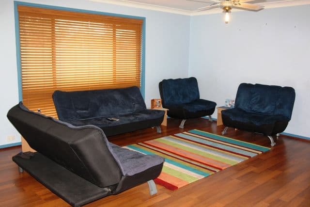 52 Cleopatra Drive, ROSEMEADOW NSW 2560, Rosemeadow - Thumbnail 3