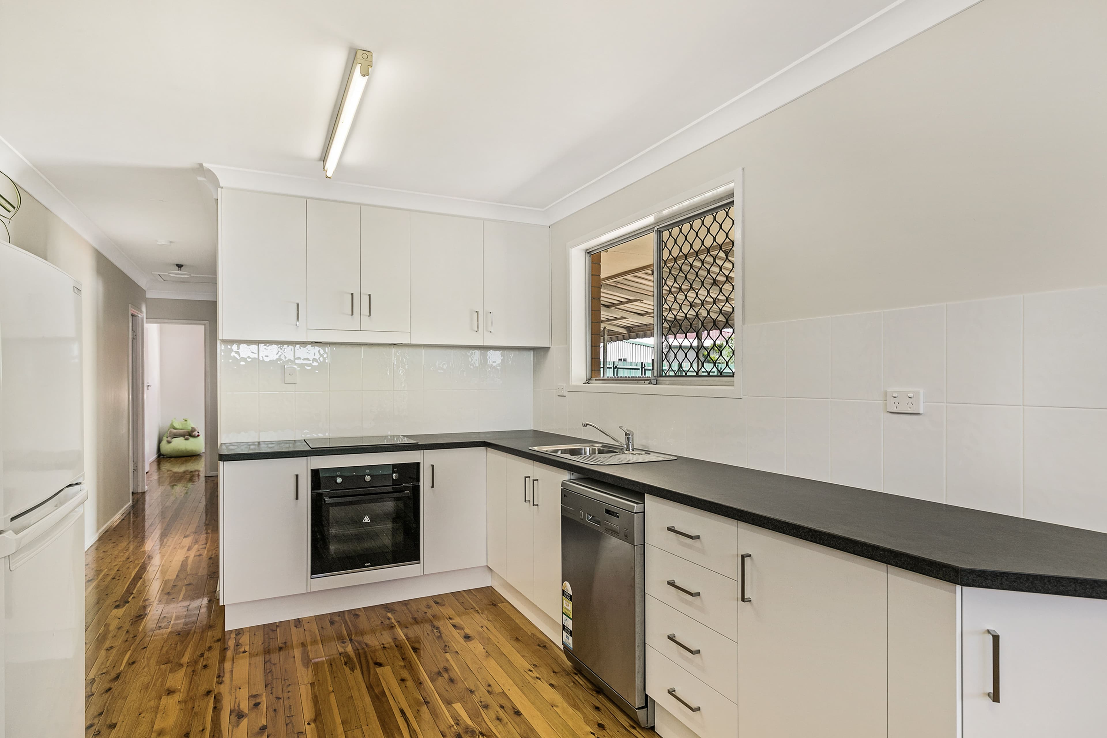 16 Richmond Drive, Wilsonton QLD 4350, Wilsonton - Thumbnail 3