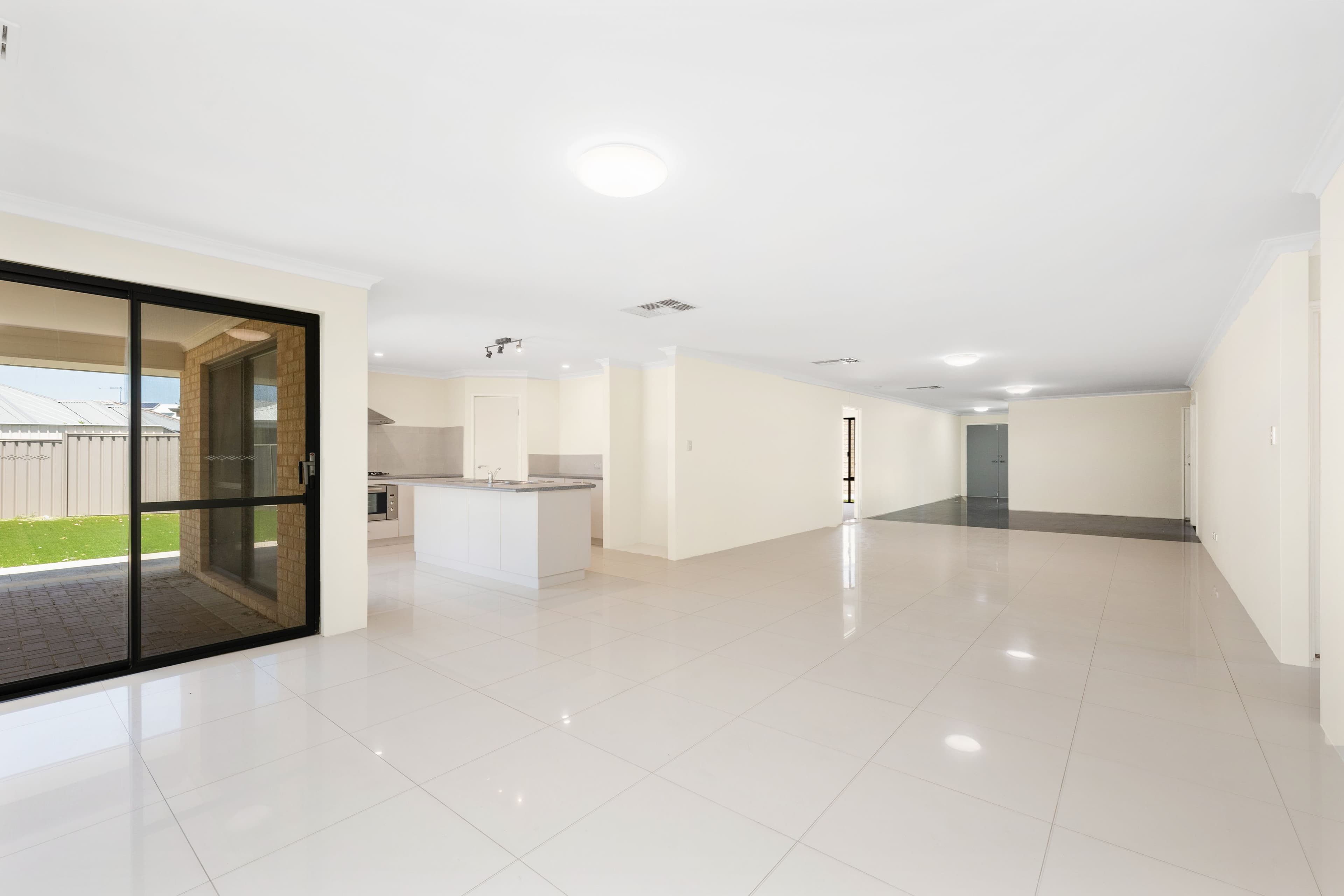 11 Arklow Glen, Canning Vale WA 6155, Canning Vale - Thumbnail 7
