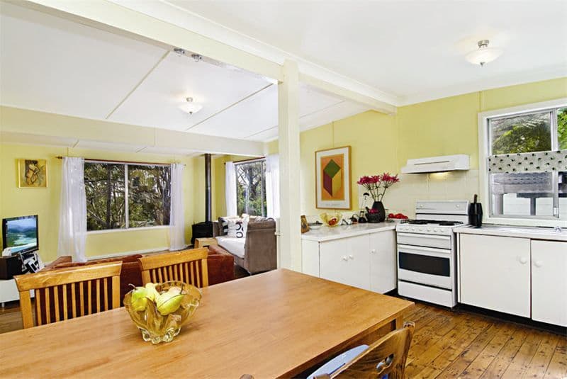 106 The Crescent, HELENSBURGH NSW 2508, Helensburgh - Thumbnail 2