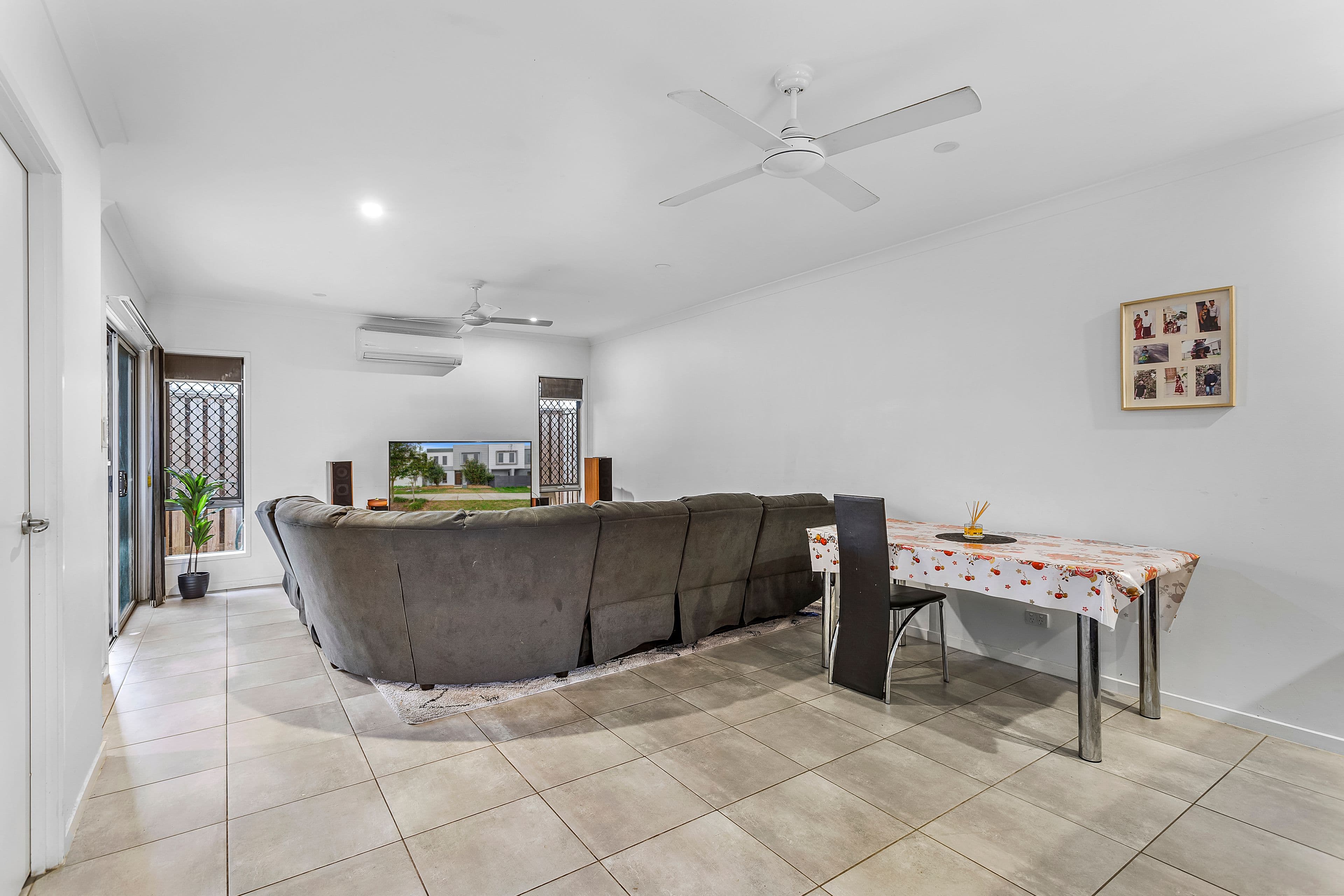 142 Macquarie Circuit, Fitzgibbon QLD 4018, Fitzgibbon - Thumbnail 4