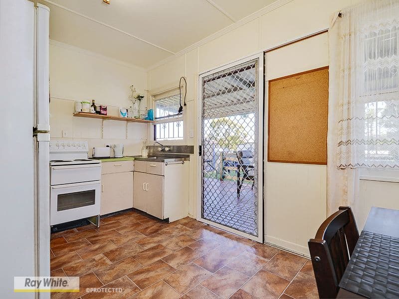 2A Plume Street, Redcliffe QLD 4020, Redcliffe - Thumbnail 5
