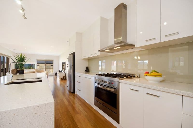 13 Goodwin Avenue, WARRNAMBOOL VIC 3280, Warrnambool - Thumbnail 2