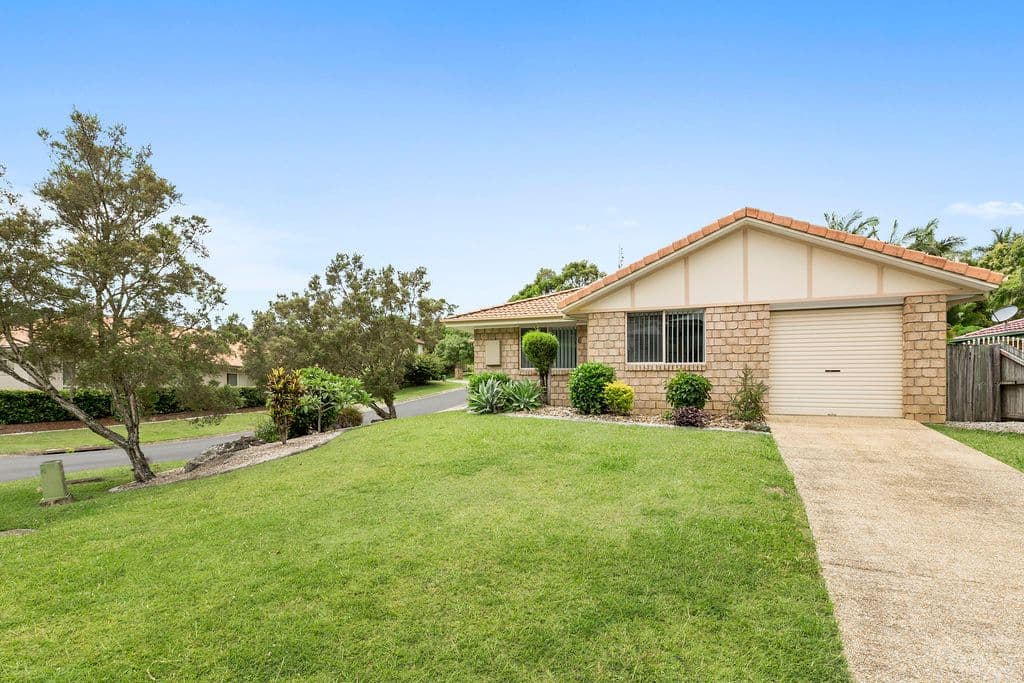 15 Kildare Drive, Banora Point - Image 1