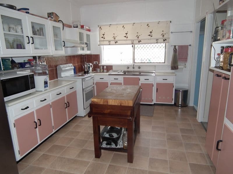 39 Gallipoli Street, Maryborough QLD 4650, Maryborough - Thumbnail 2