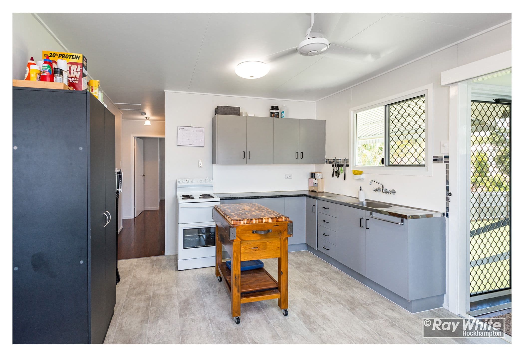 34 Oswald Street, Allenstown QLD 4700, Allenstown - Thumbnail 3