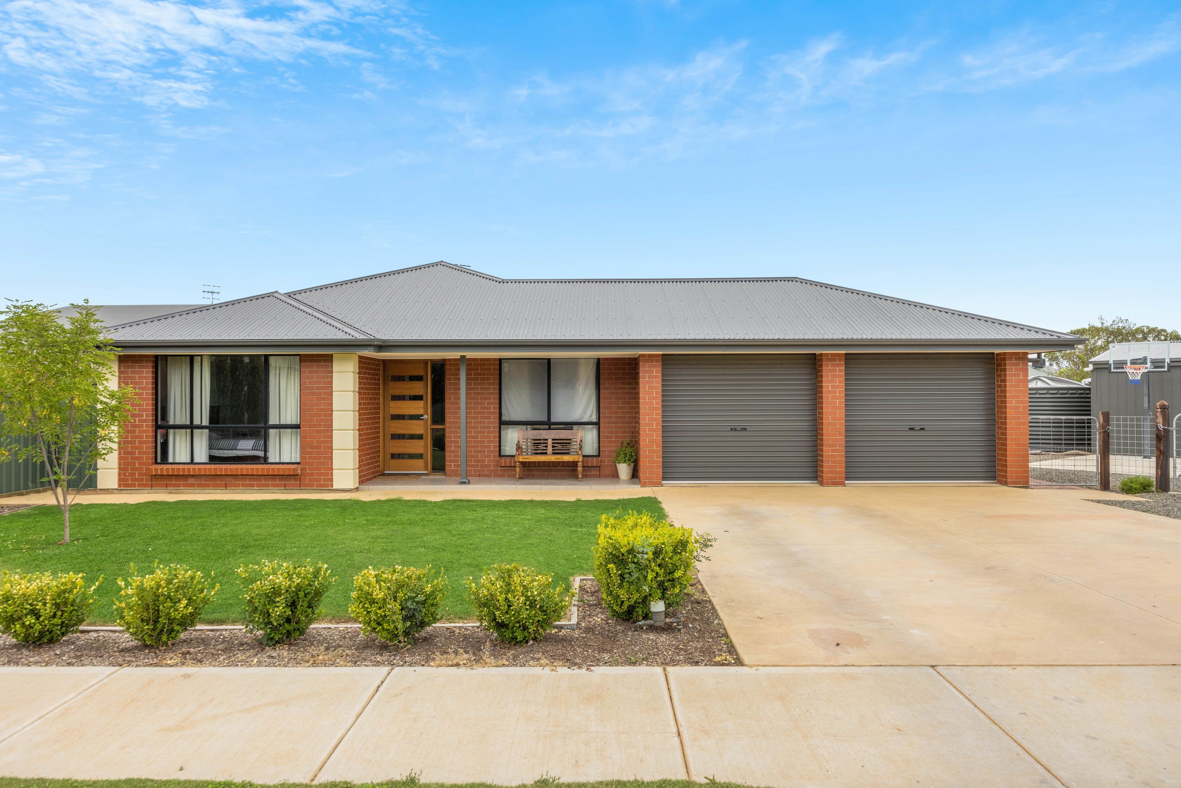 24 FRENCHAM Lane, Strathalbyn SA 5255, Strathalbyn - Image 1