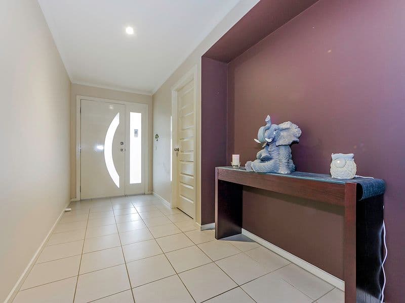 5 Chisholm Court, Croydon North - Thumbnail 3