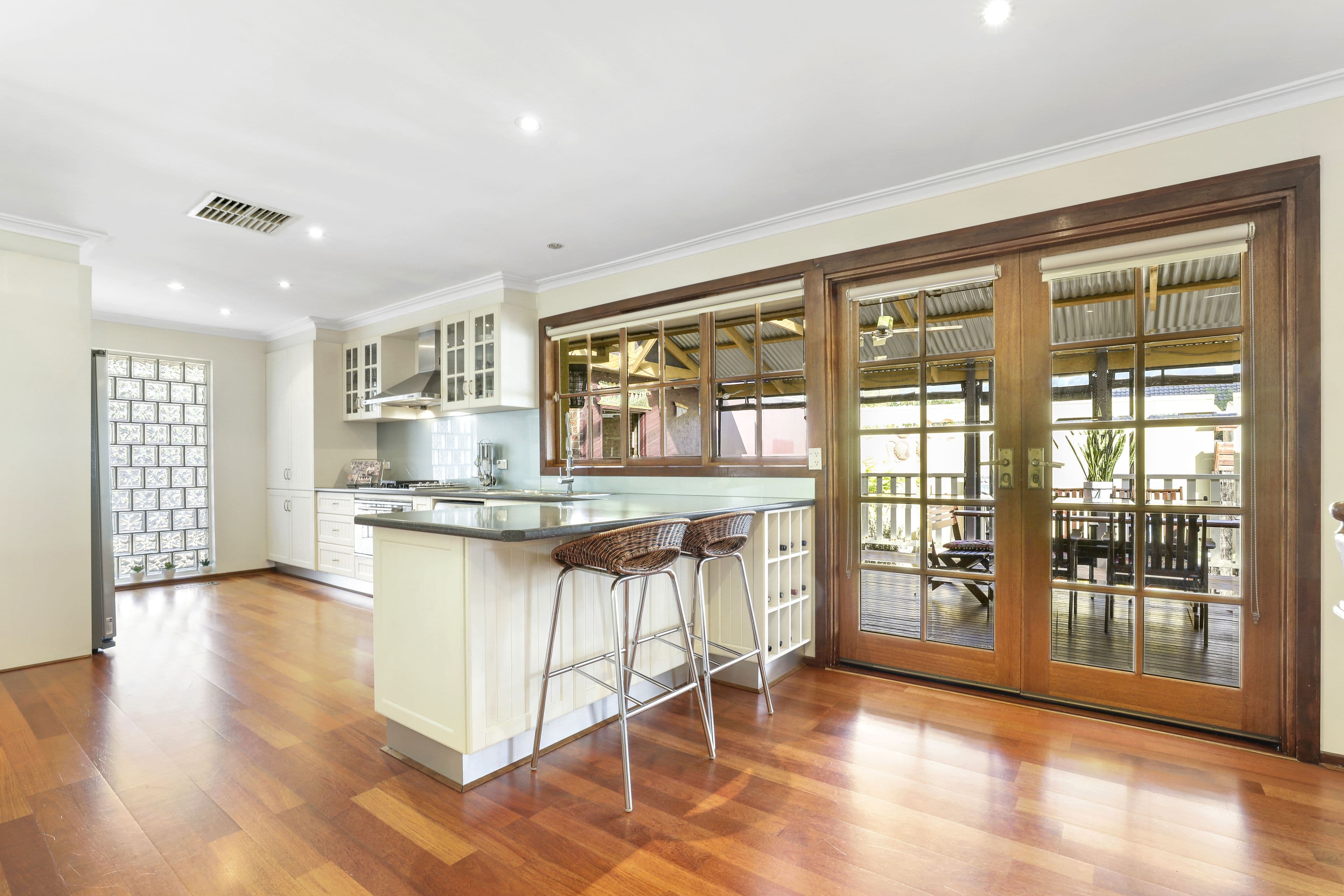18 Hillview Avenue, Rowville VIC 3178, Rowville - Thumbnail 3