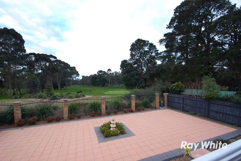 28 Sunningdale Crescent, CRANBOURNE VIC 3977, Cranbourne - Thumbnail 2