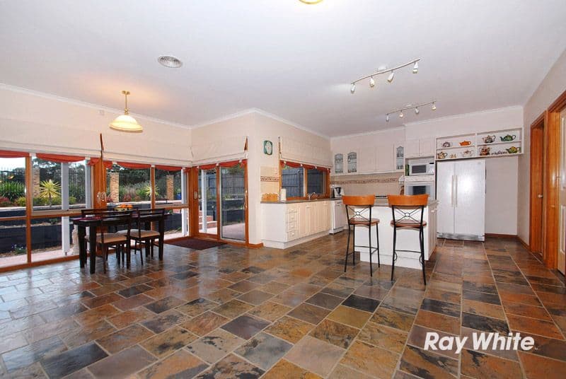 28 Sunningdale Crescent, CRANBOURNE VIC 3977, Cranbourne - Thumbnail 6