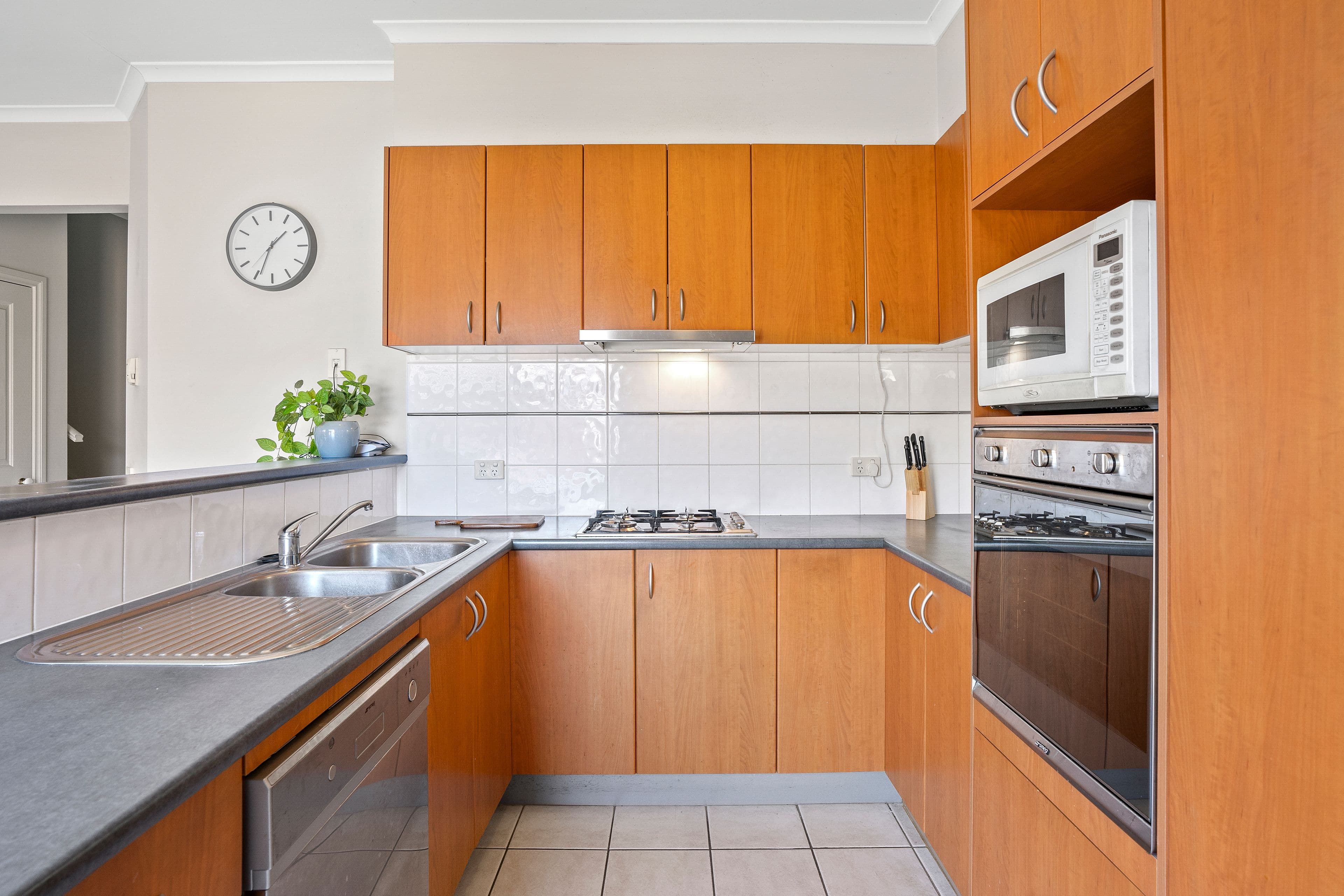 37 St Laurent Rise, Knoxfield VIC 3180, Knoxfield - Thumbnail 4