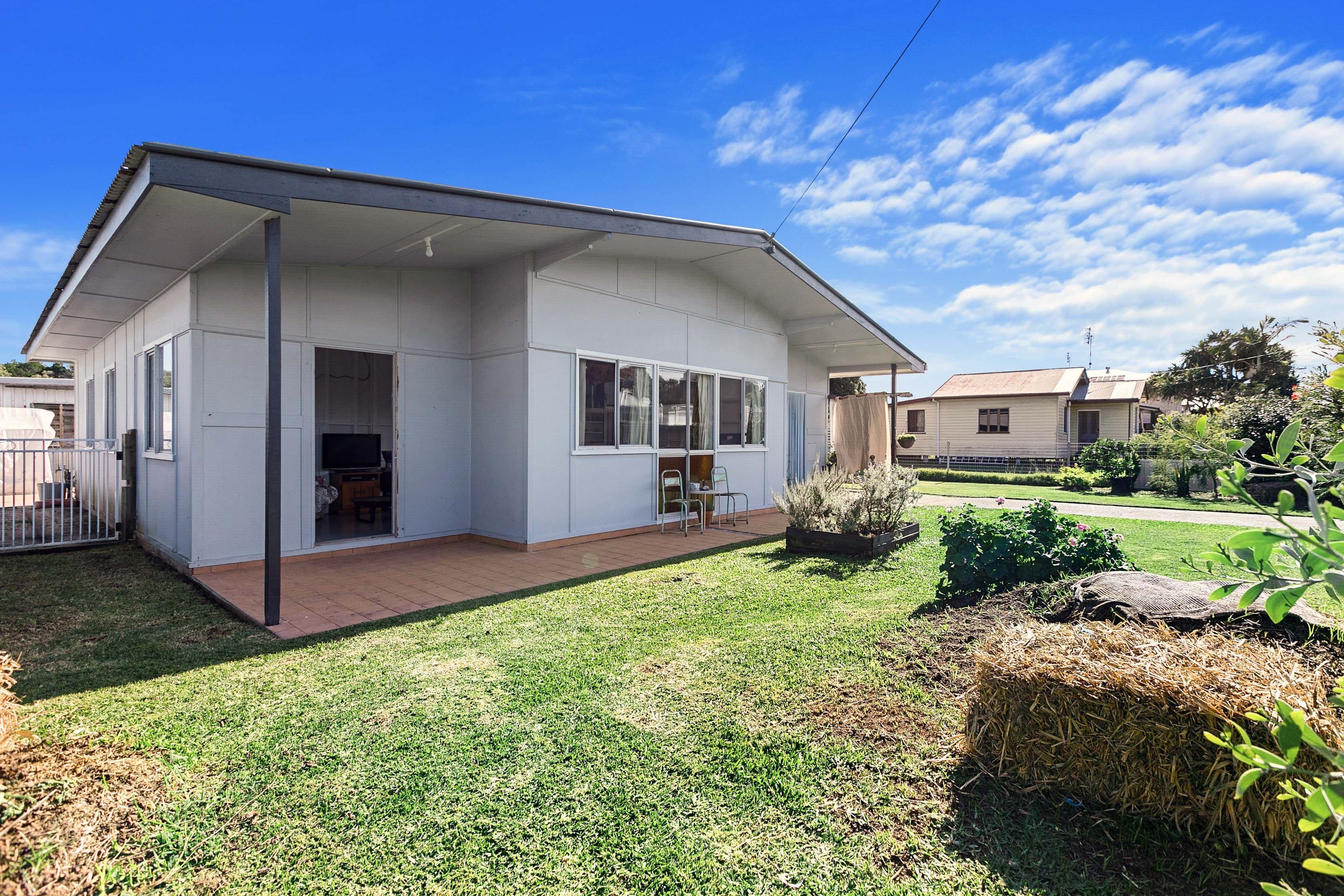 9 Smith Street, Urangan QLD 4655, Urangan - Image 1