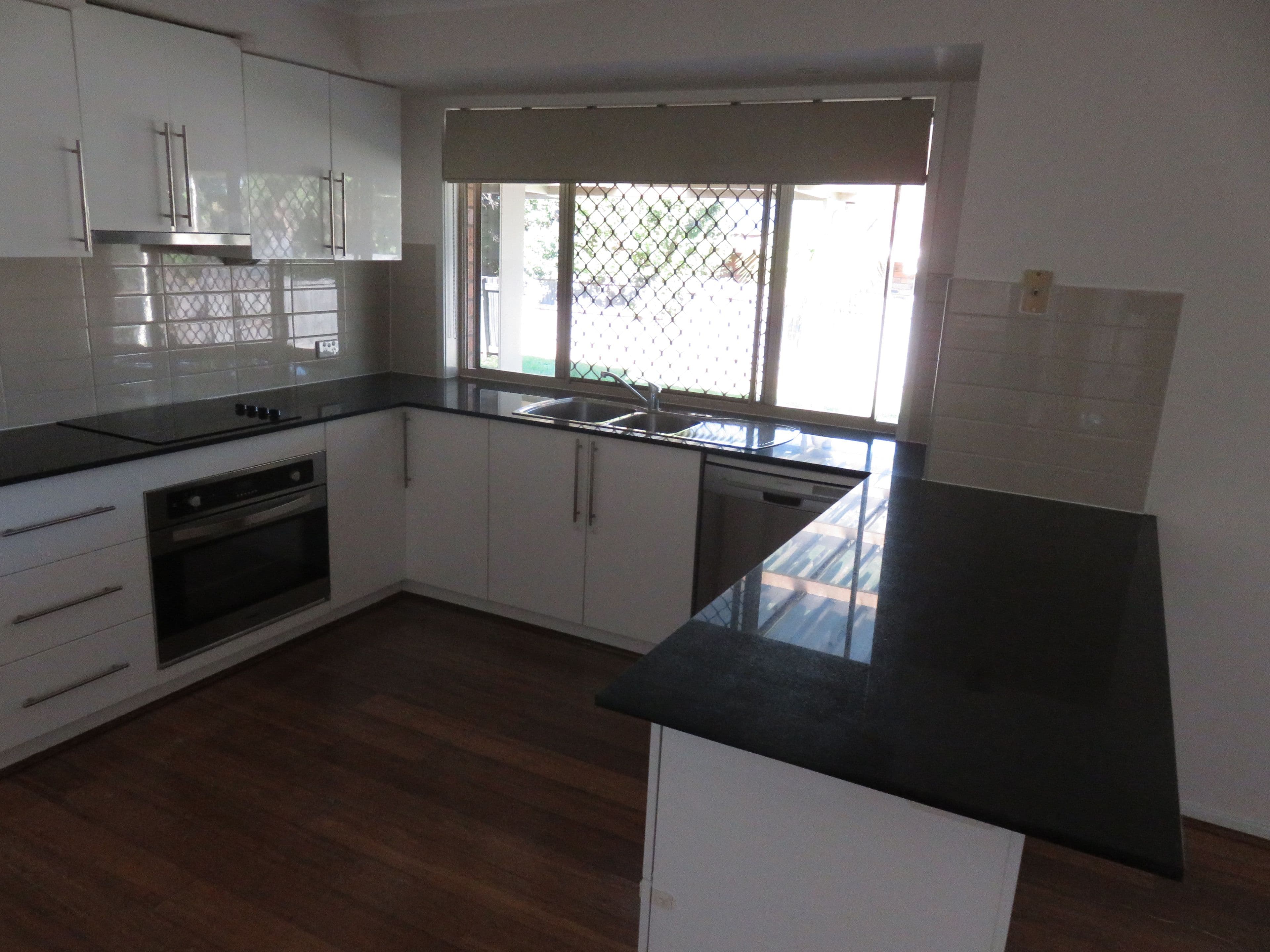 8 Doomben Close, Capalaba QLD 4157, Capalaba - Thumbnail 3