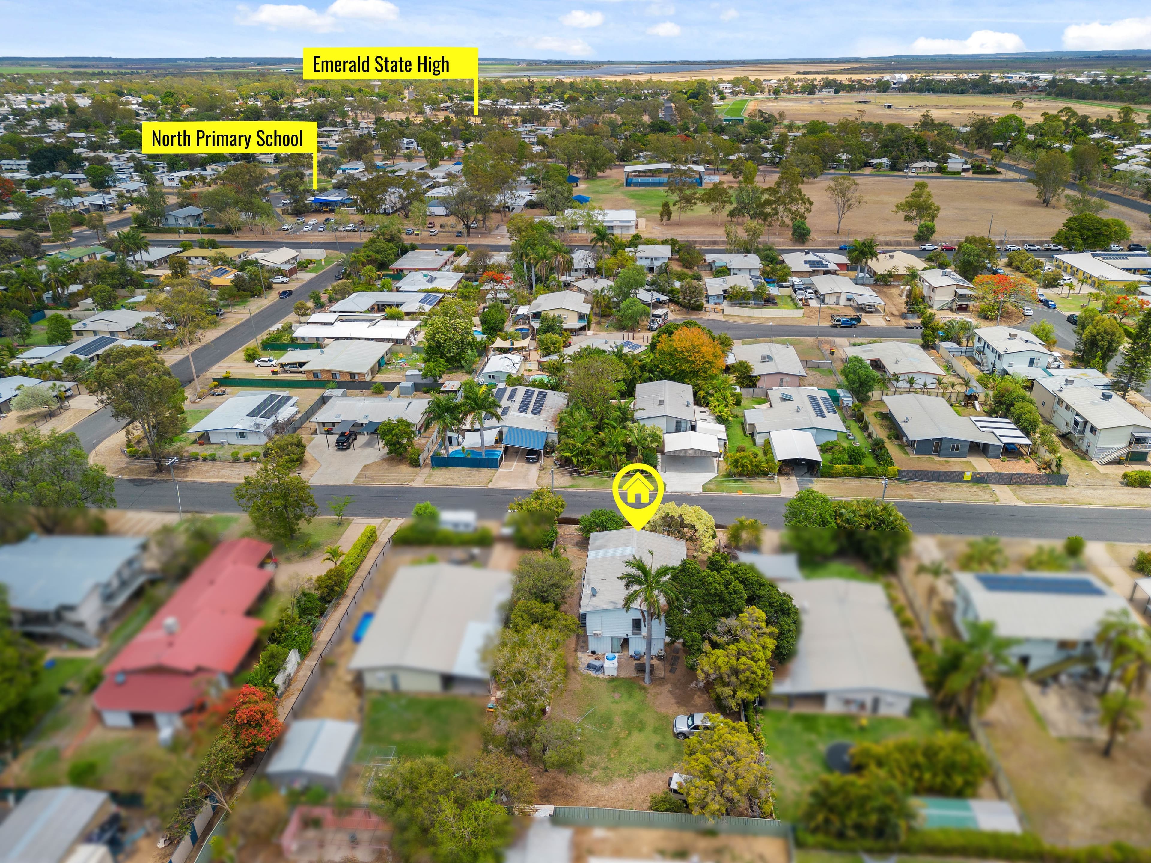 18 Garnet Street, Emerald QLD 4720, Emerald - Thumbnail 2