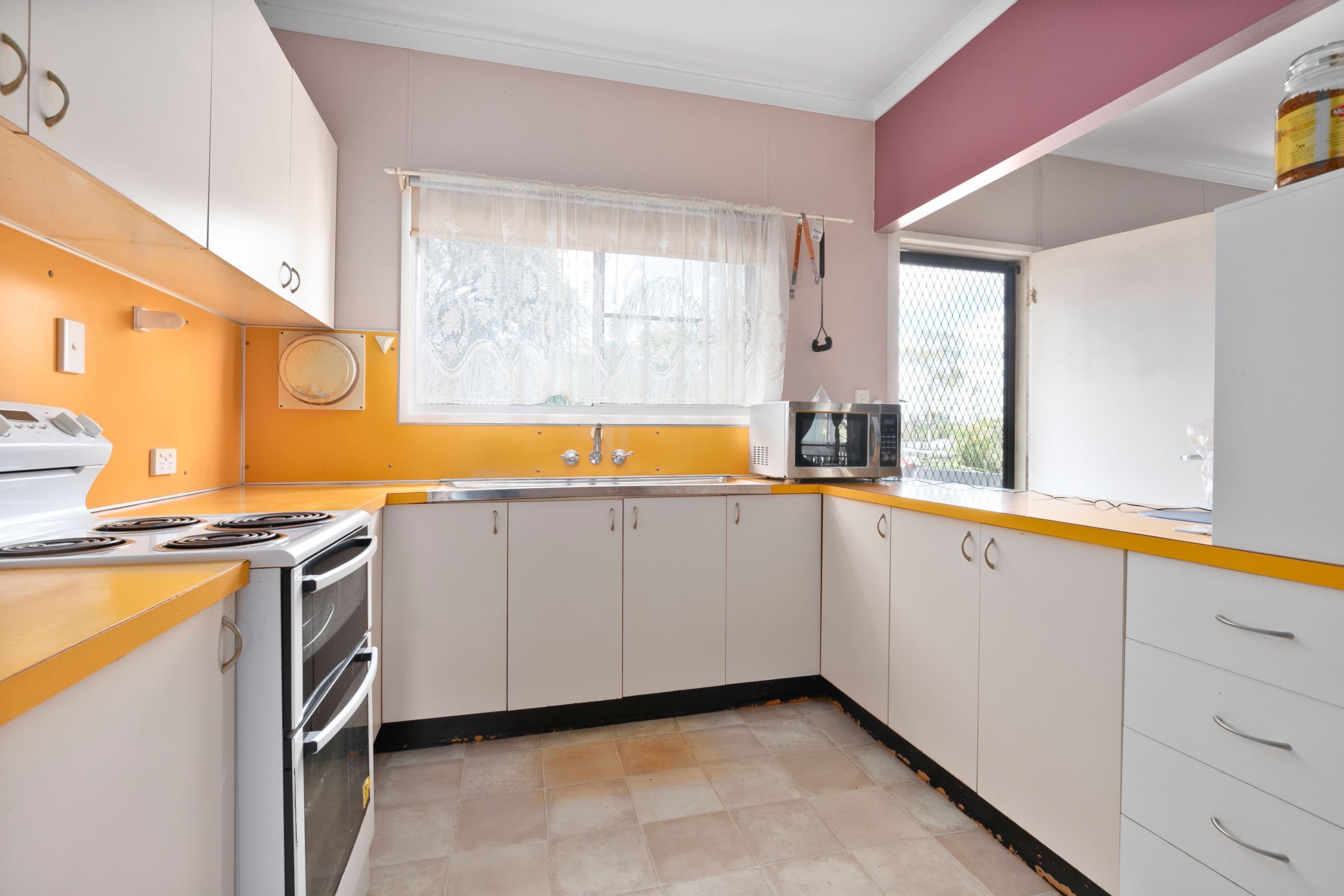 18 Garnet Street, Emerald QLD 4720, Emerald - Thumbnail 5