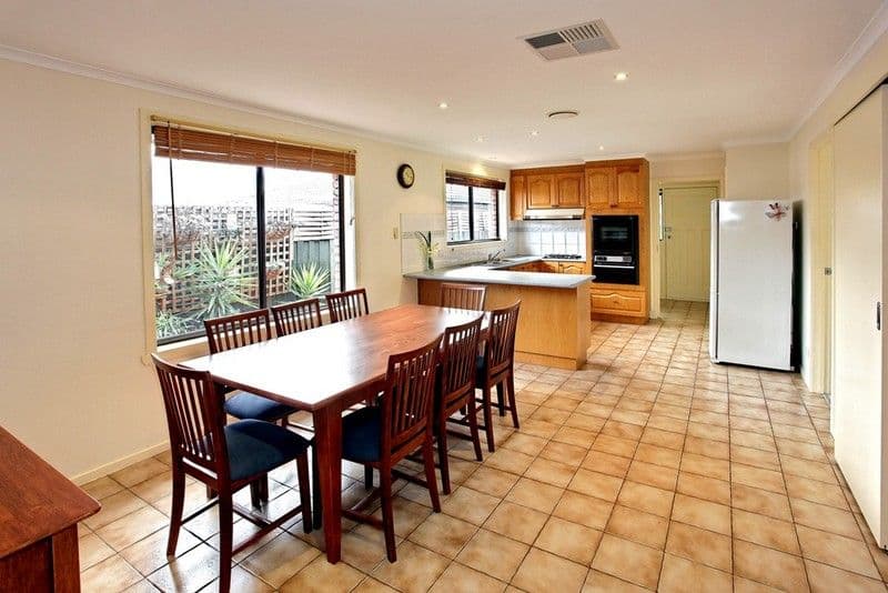 46 Sommers Drive, ALTONA MEADOWS VIC 3028, Altona Meadows - Thumbnail 4