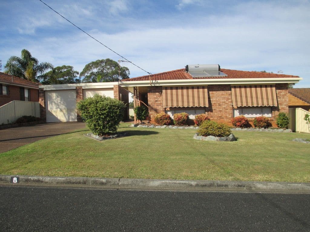 8 Mermaid Crescent, Port Macquarie - Image 1
