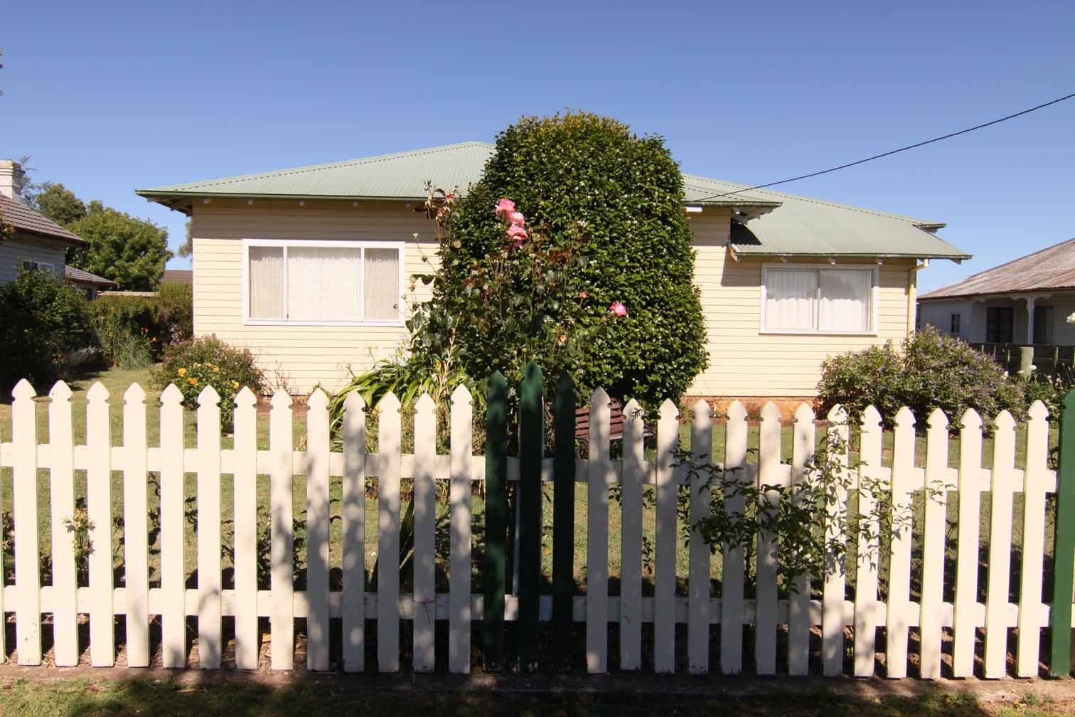 136 Macquarie, GLEN INNES NSW 2370, Glen Innes - Image 1