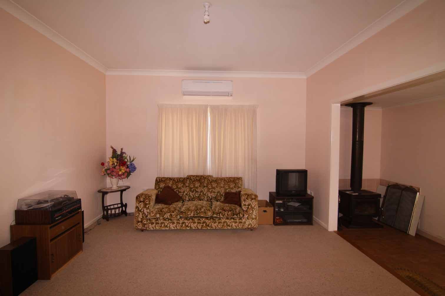 136 Macquarie, GLEN INNES NSW 2370, Glen Innes - Thumbnail 2