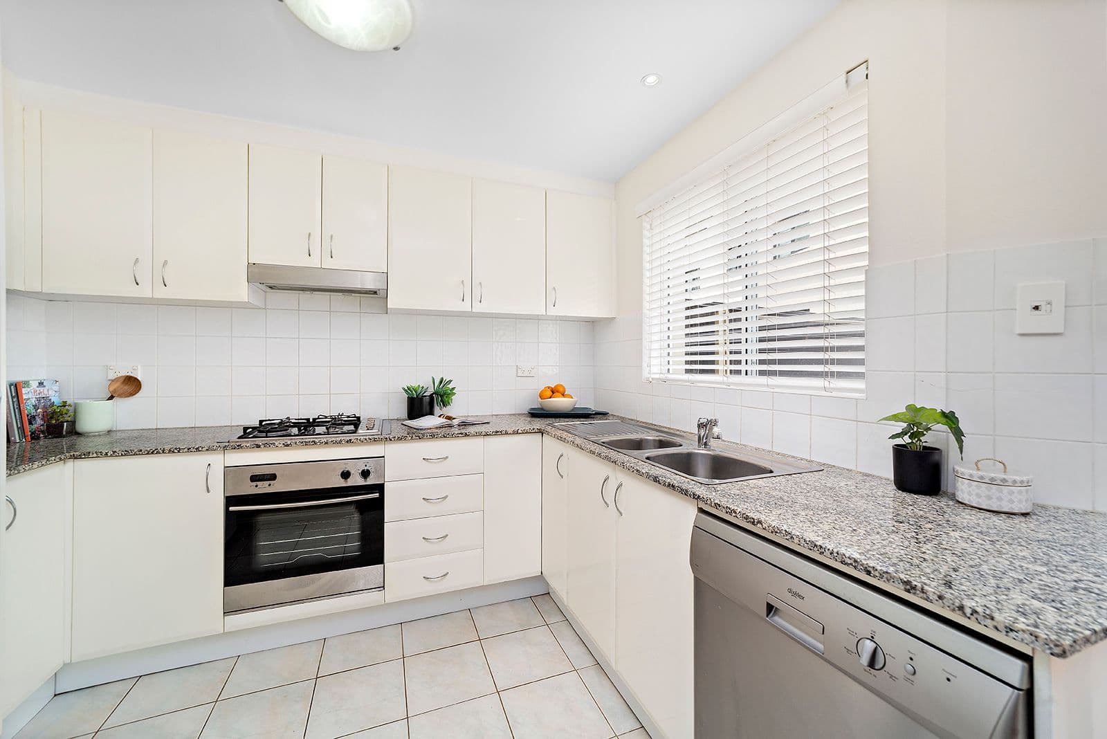 2 Mowbray Street, Sylvania NSW 2224, Sylvania - Thumbnail 3