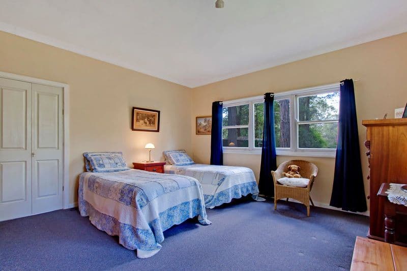 2 Glenara Road, KURRAJONG HEIGHTS NSW 2758, Kurrajong Heights - Thumbnail 4