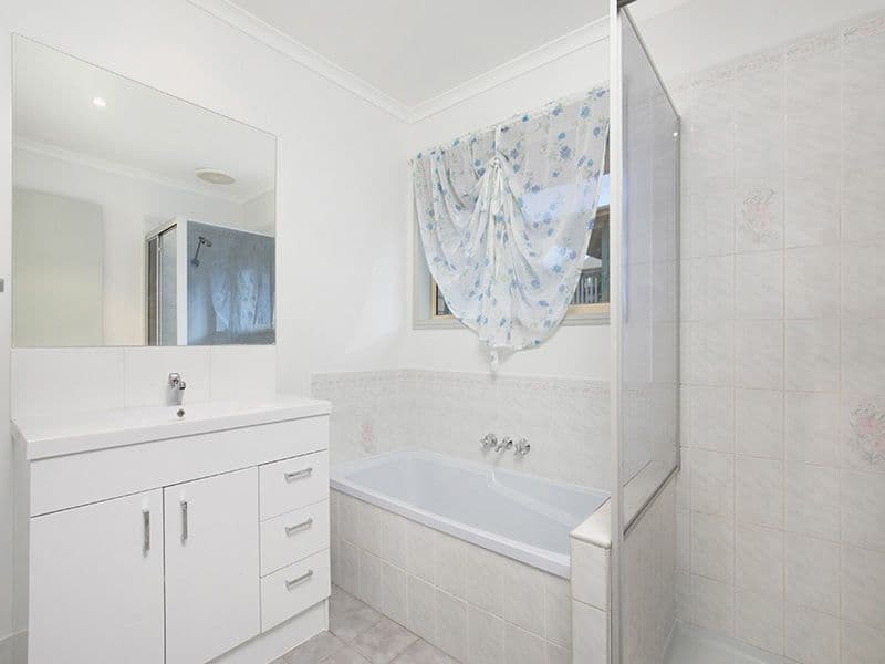 10 Lucy Drive, Edens Landing QLD 4207, Edens Landing - Thumbnail 5
