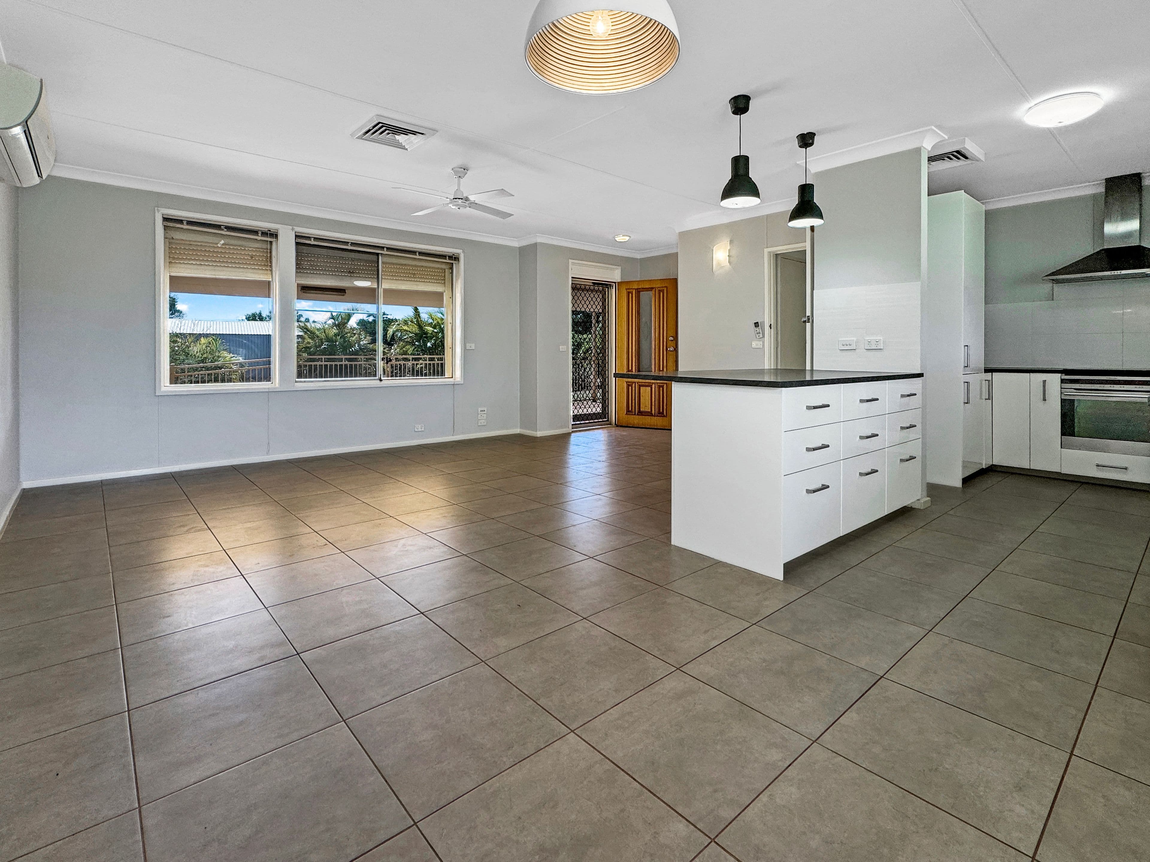 10 Flinders Crescent, Dampier WA 6713, Dampier - Thumbnail 7
