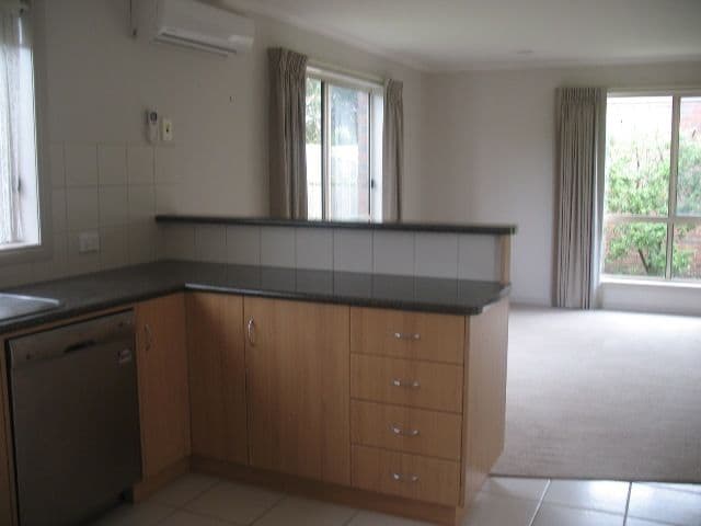 5 Lucy Court, WARRNAMBOOL VIC 3280, Warrnambool - Thumbnail 3