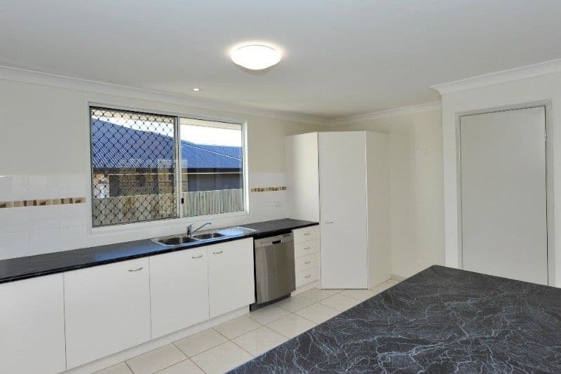 13 Krefter Crescent, HIGHFIELDS QLD 4352, Highfields - Thumbnail 4