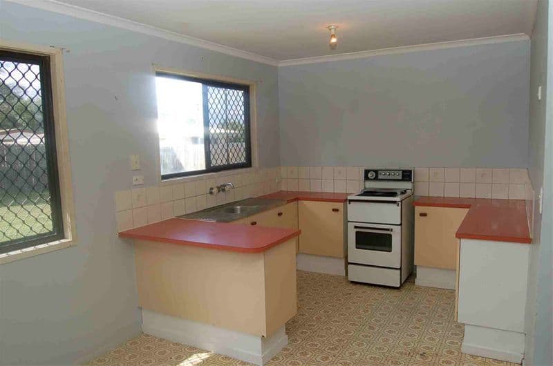 16  Brett Avenue, BROWNS PLAINS QLD 4118, Browns Plains - Thumbnail 2