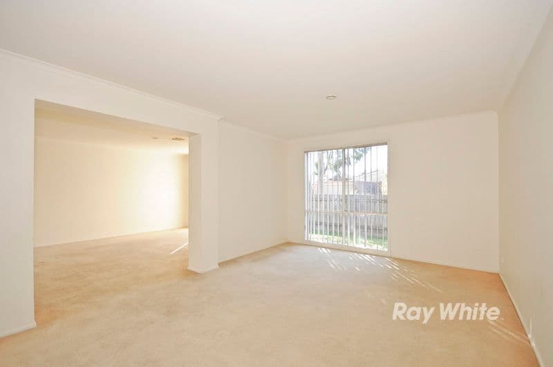 10 Meridian Parade, WANTIRNA SOUTH VIC 3152, Wantirna South - Thumbnail 5
