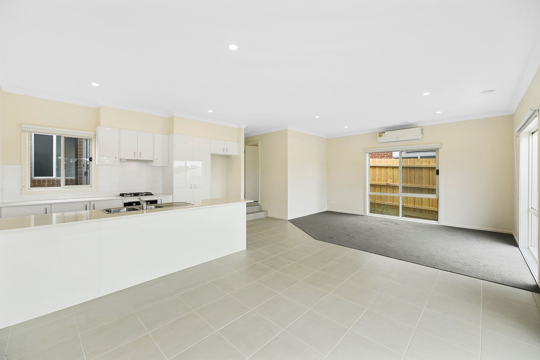 6 Coach Circuit, Pakenham VIC 3810, Pakenham - Thumbnail 2
