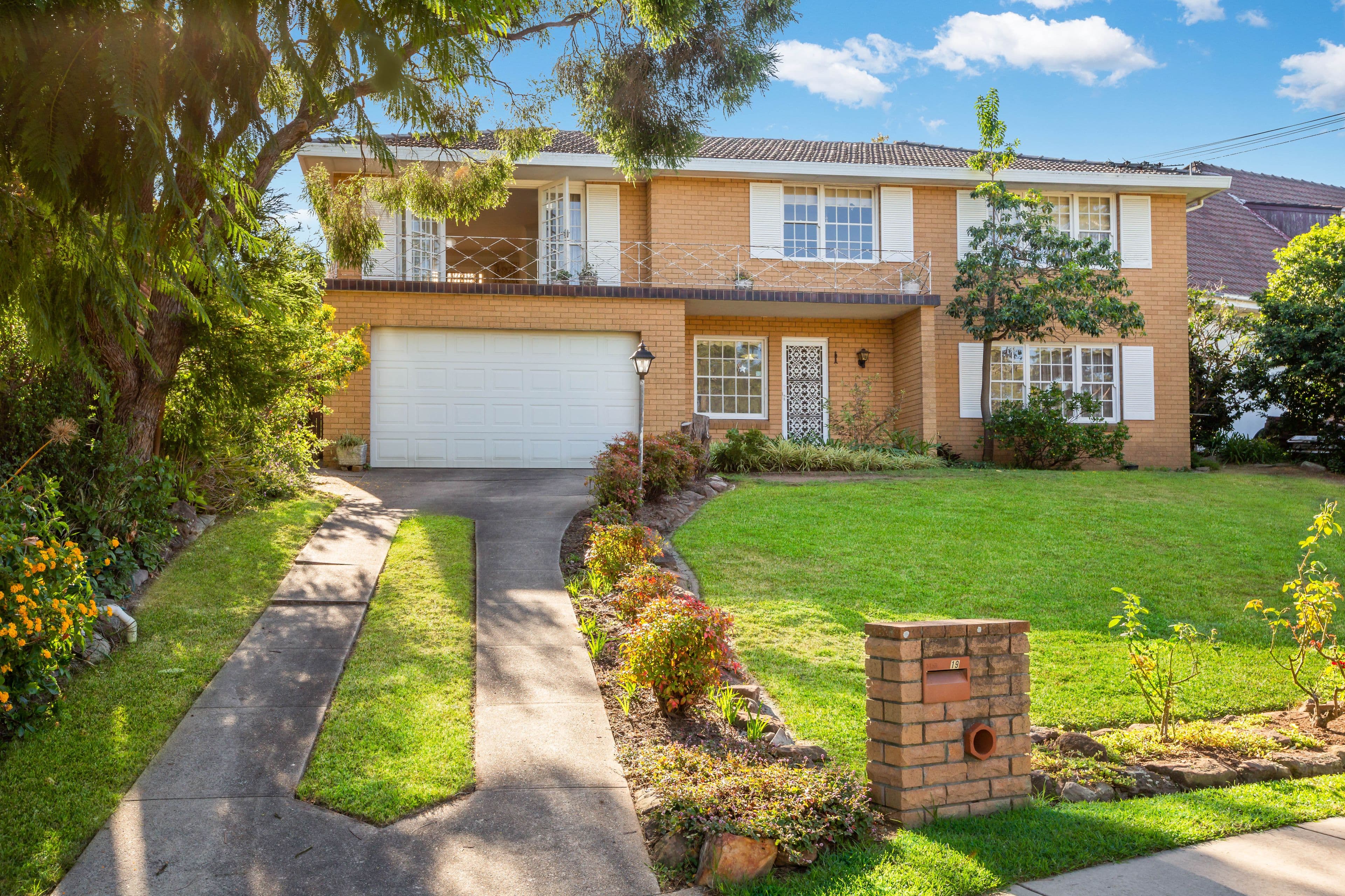 19 Glanmire Road, Baulkham Hills - Image 1