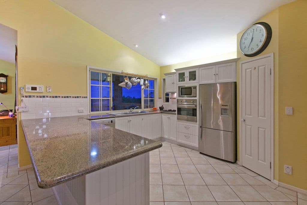 10 Sunray Place, BIRKDALE QLD 4159, Birkdale - Image 1