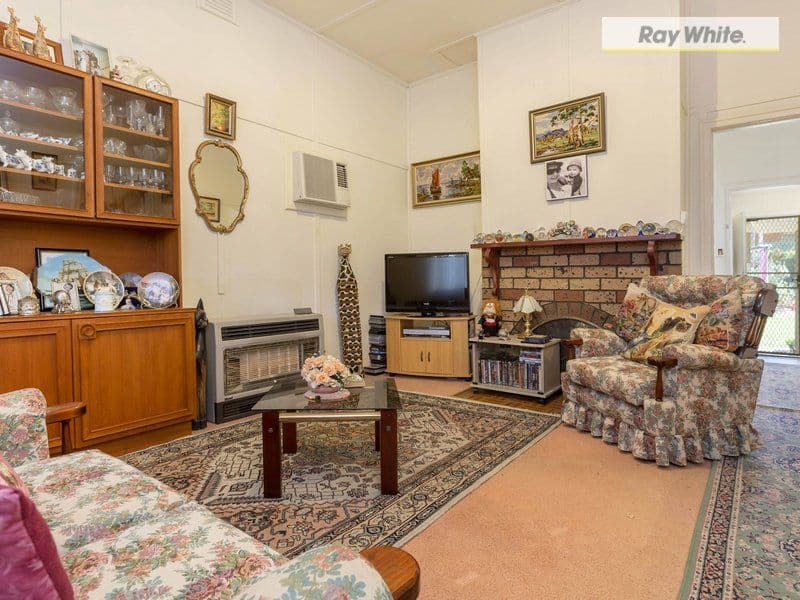 28 Sixth Avenue, ROSEBUD VIC 3939, Rosebud - Thumbnail 2