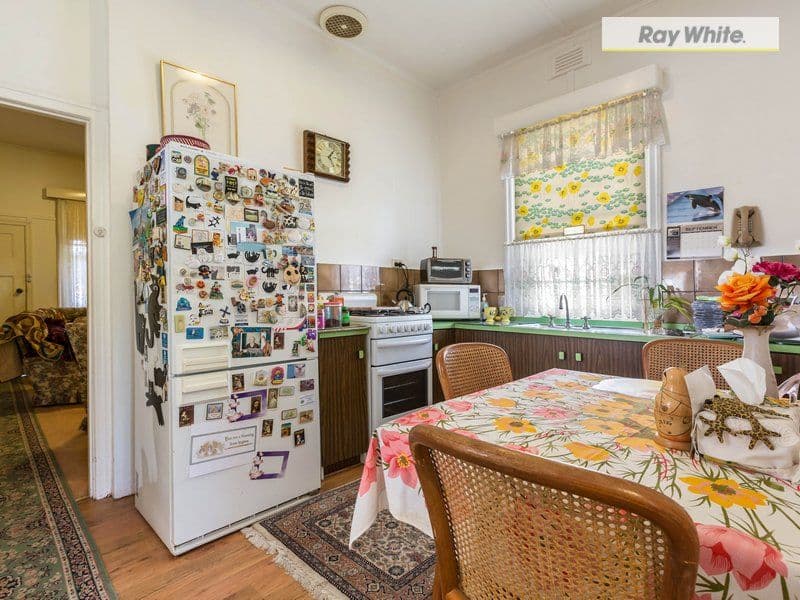 28 Sixth Avenue, ROSEBUD VIC 3939, Rosebud - Thumbnail 3