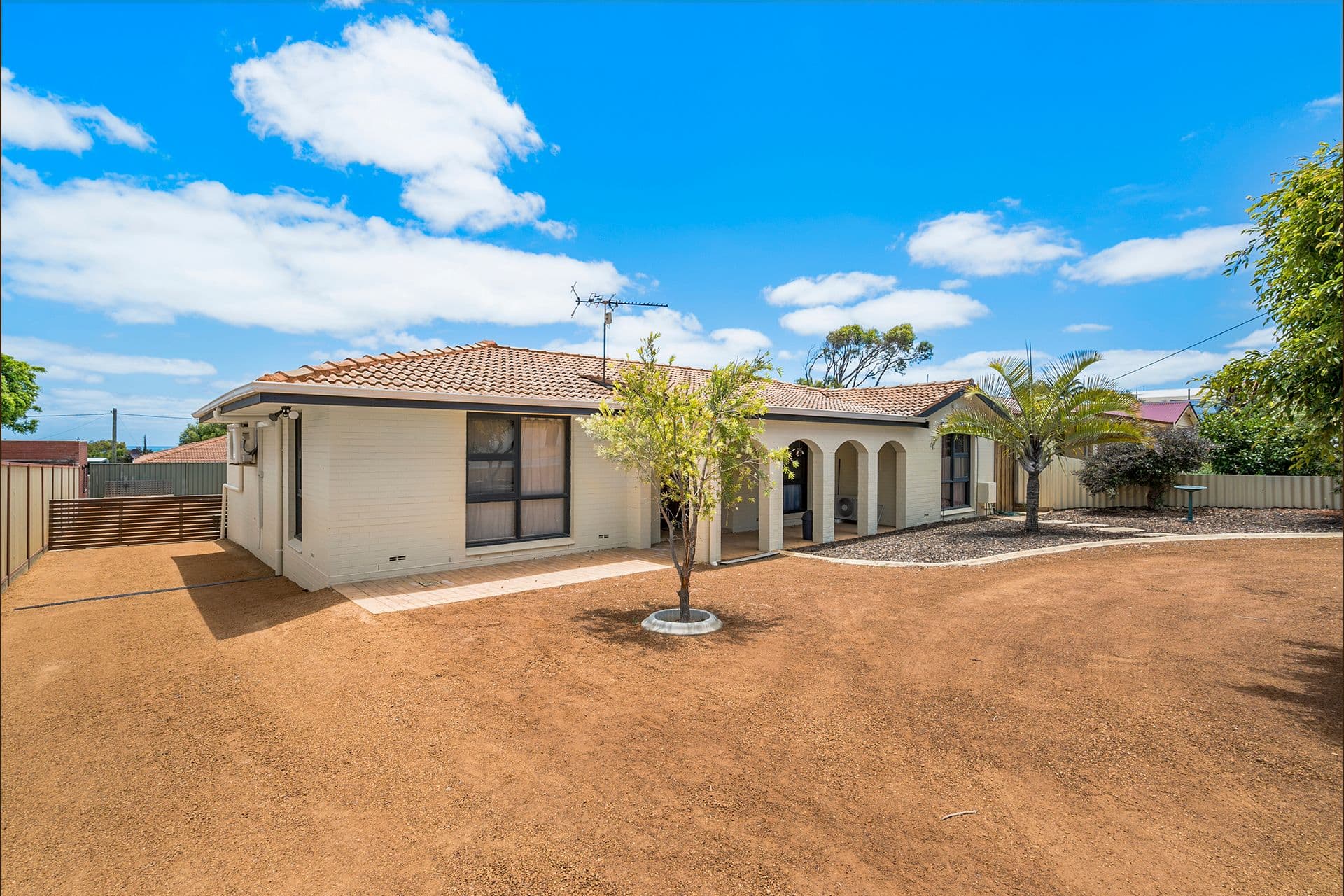 8 Pearson Street, Mount Tarcoola WA 6530, Mount Tarcoola - Thumbnail 2