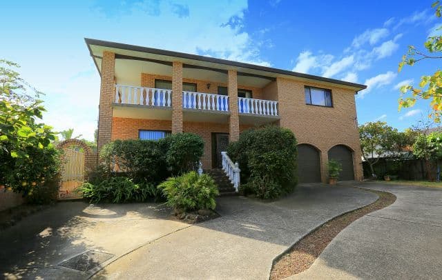 16 Islington Crescent, Greenacre - Image 1