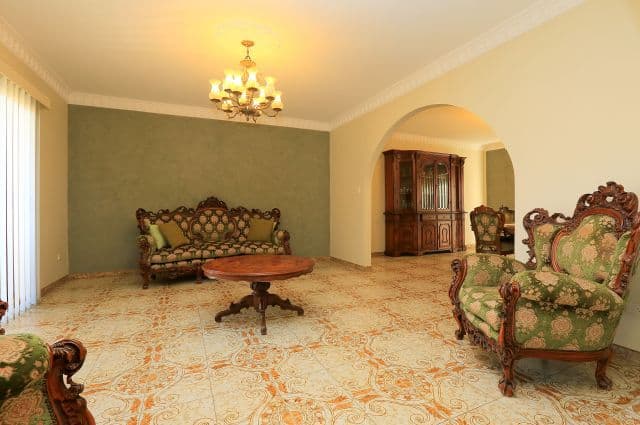 16 Islington Crescent, Greenacre - Thumbnail 2