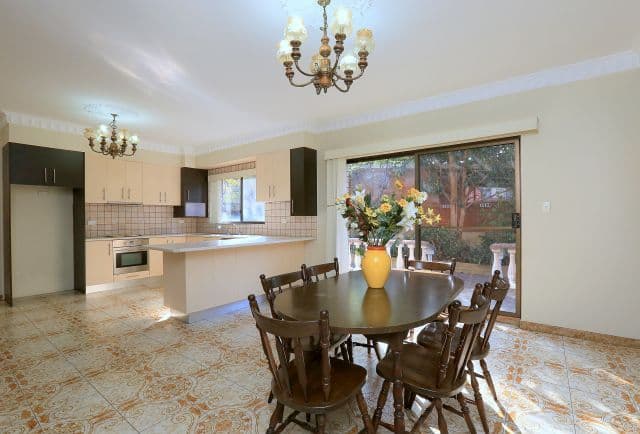 16 Islington Crescent, Greenacre - Thumbnail 4