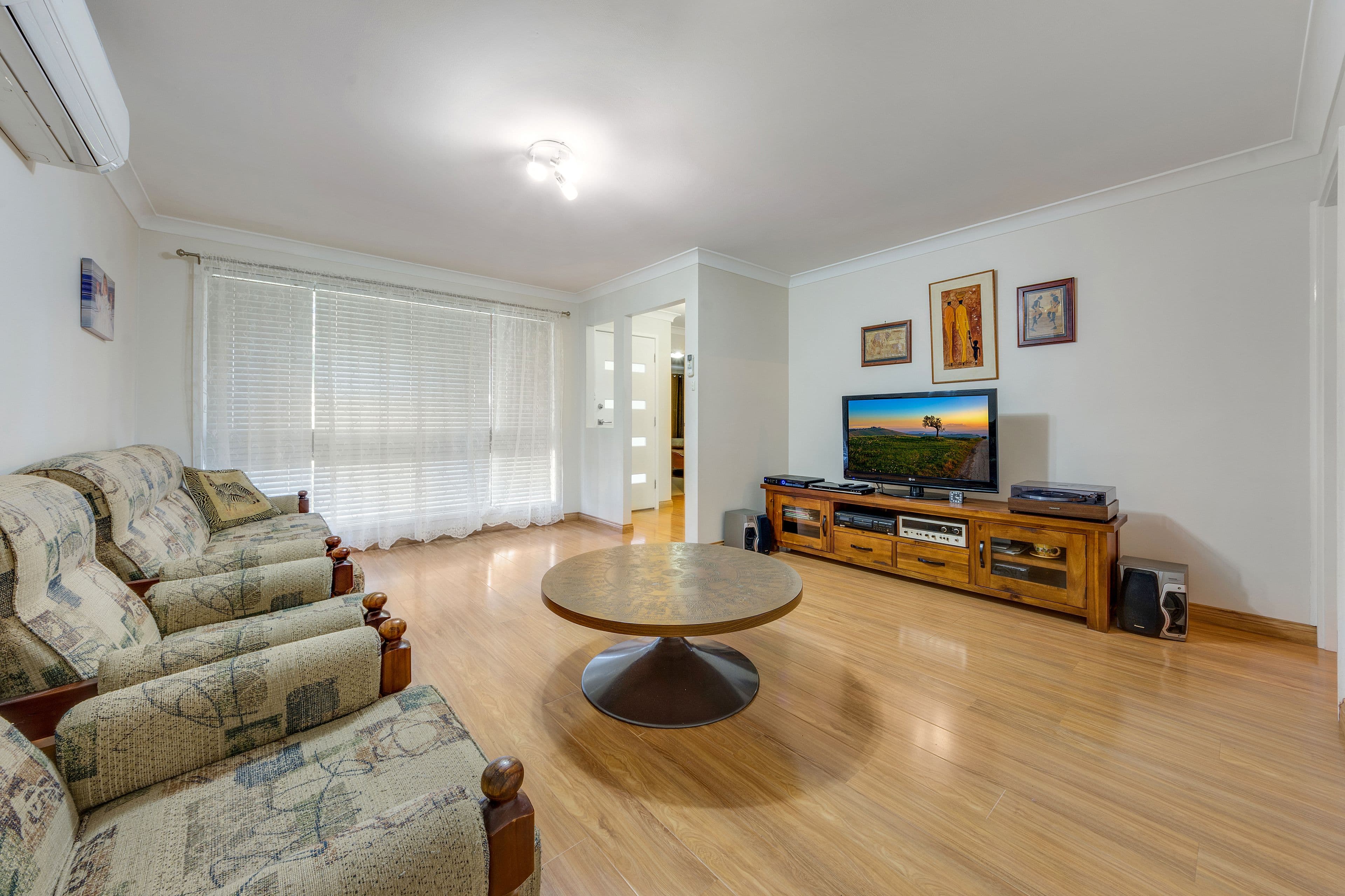 6 Whistler Avenue, Ingleburn - Thumbnail 2