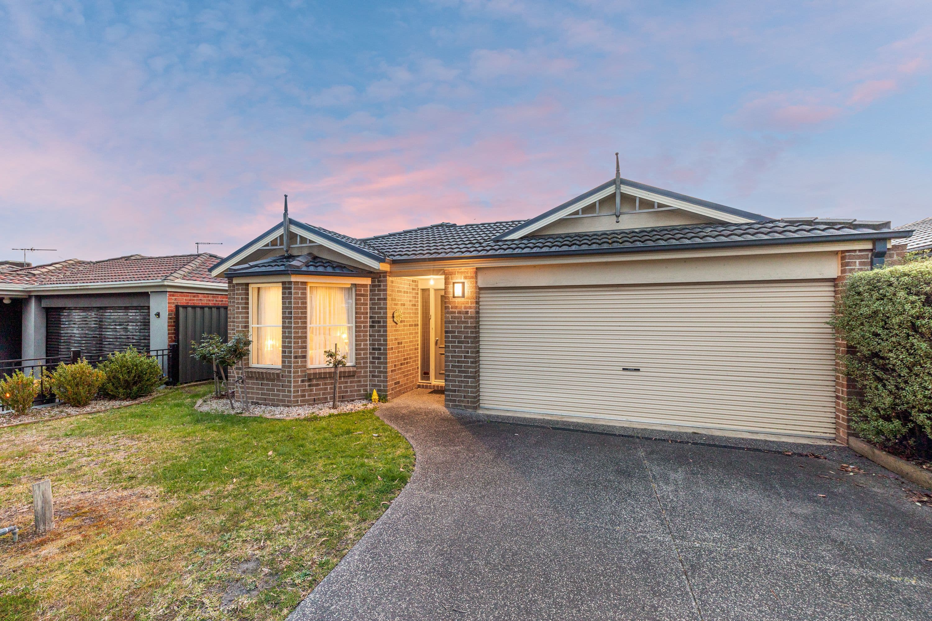52 Lucerne Circuit, Pakenham VIC 3810, Pakenham - Thumbnail 2