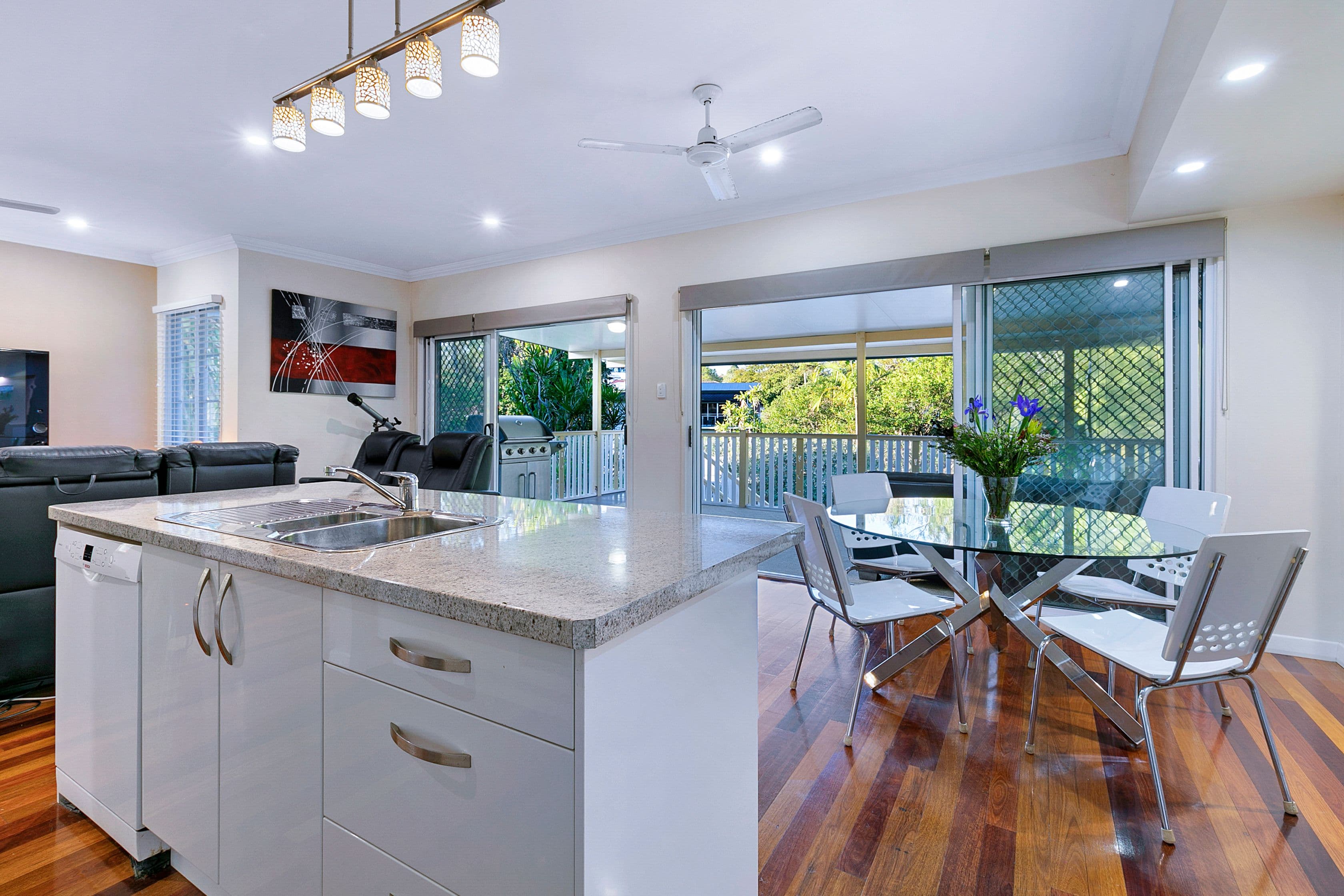 9 White Street, Wavell Heights QLD 4012, Wavell Heights - Thumbnail 4