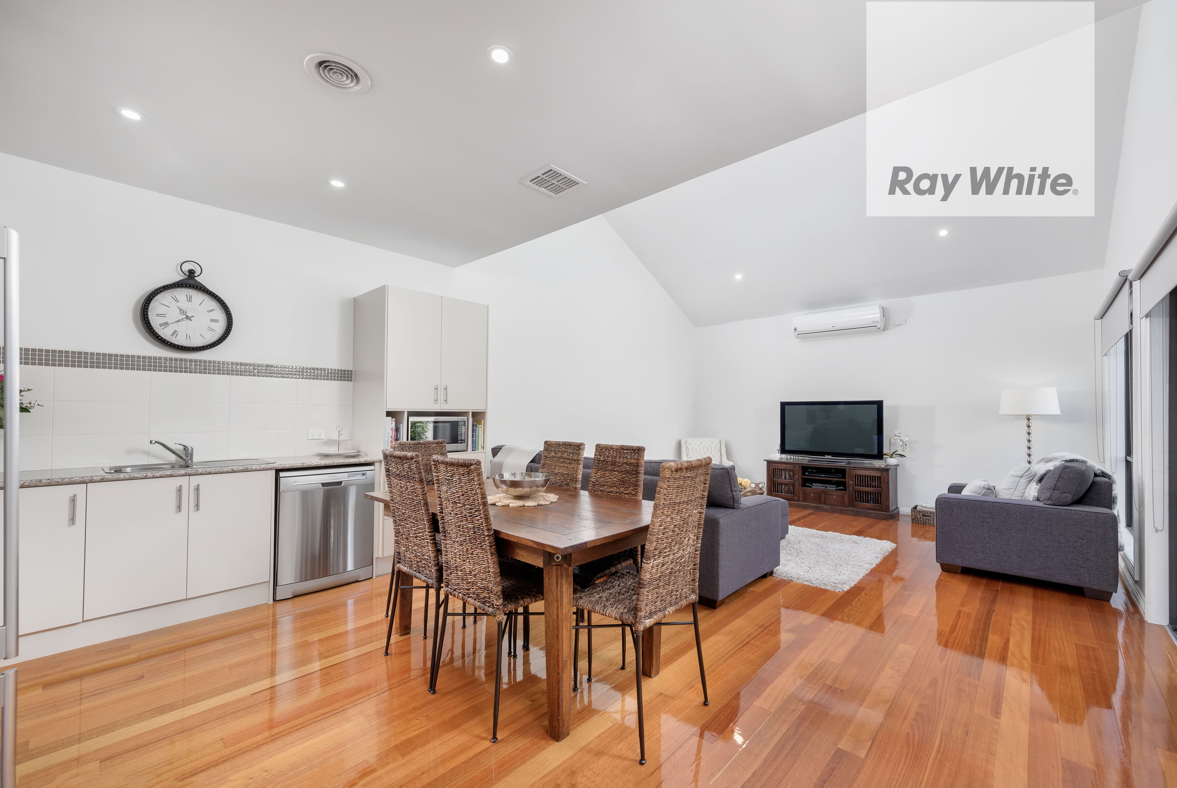 48 Lamour Avenue, South Morang VIC 3752, South Morang - Thumbnail 4