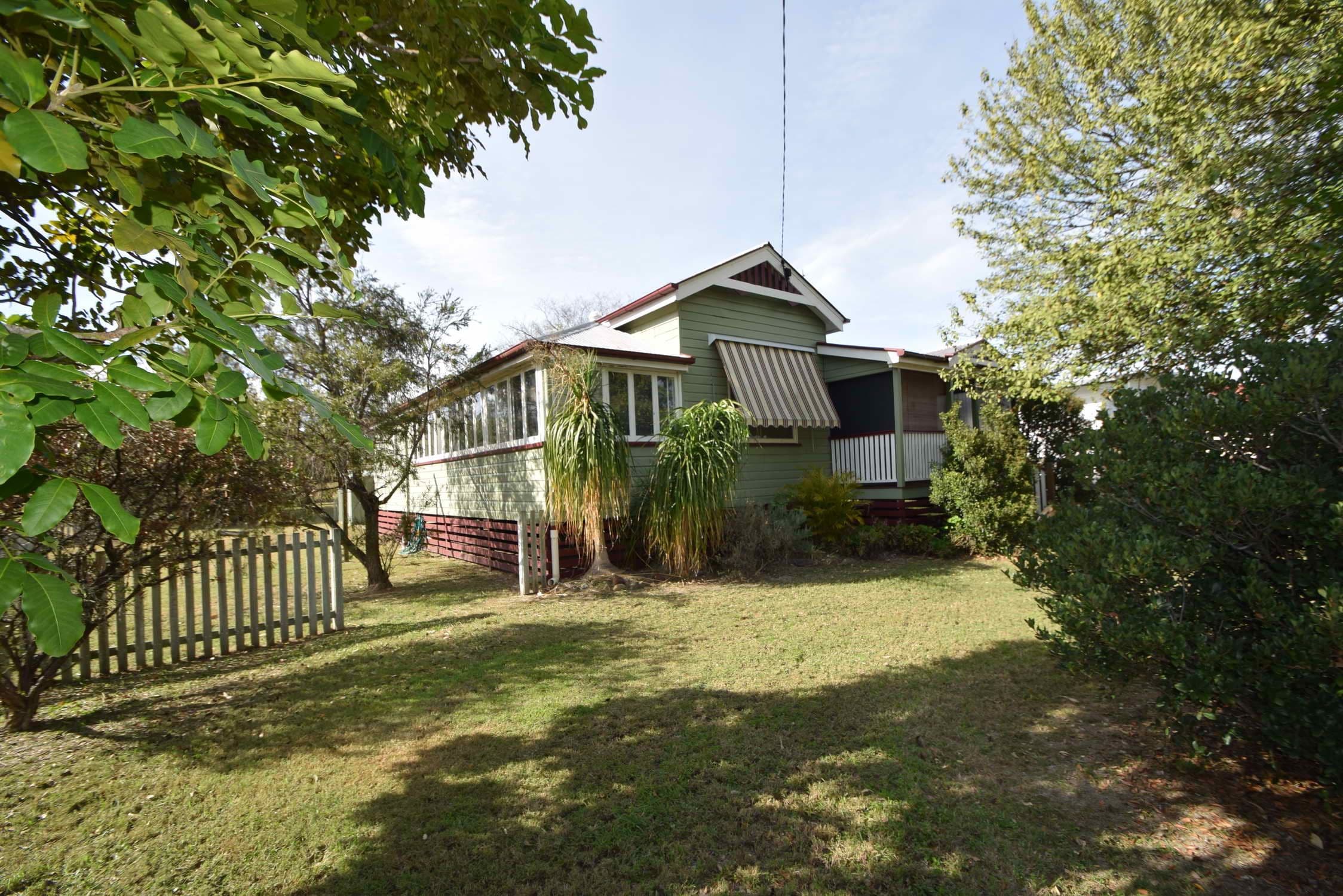 8 Short Street, Esk QLD 4312, Esk - Image 1