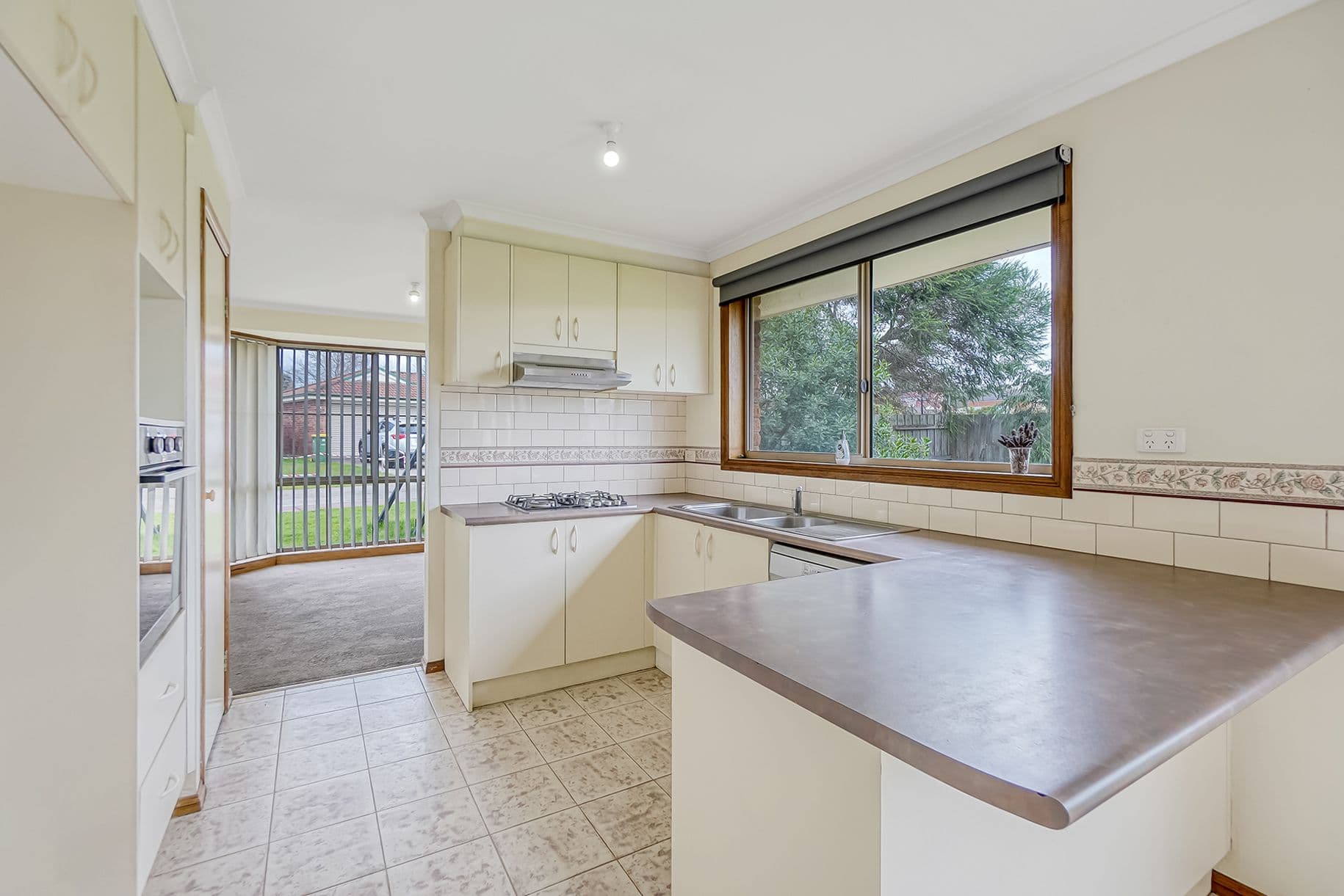 9 Naples Way, Pakenham VIC 3810, Pakenham - Thumbnail 4