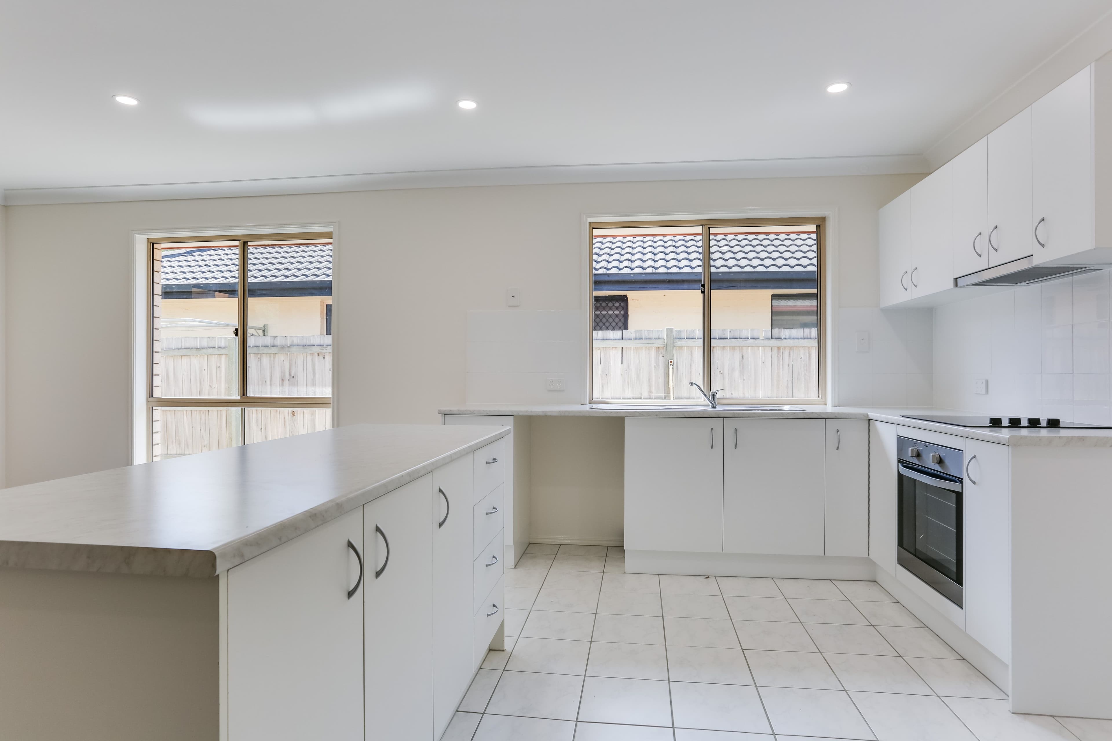 5 MALLARD Place, Forest Lake QLD 4078, Forest Lake - Thumbnail 5