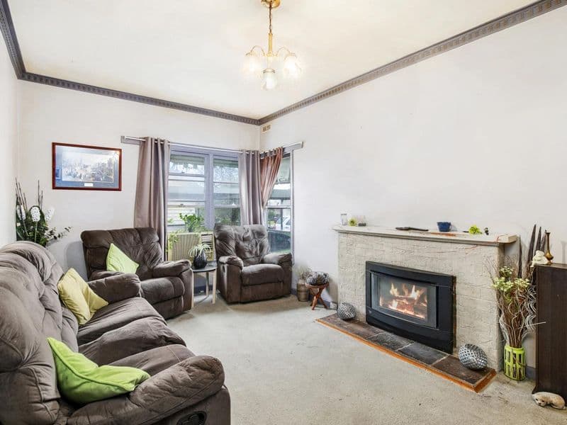 17 Laidlaw Street, Ararat VIC 3377, Ararat - Thumbnail 2